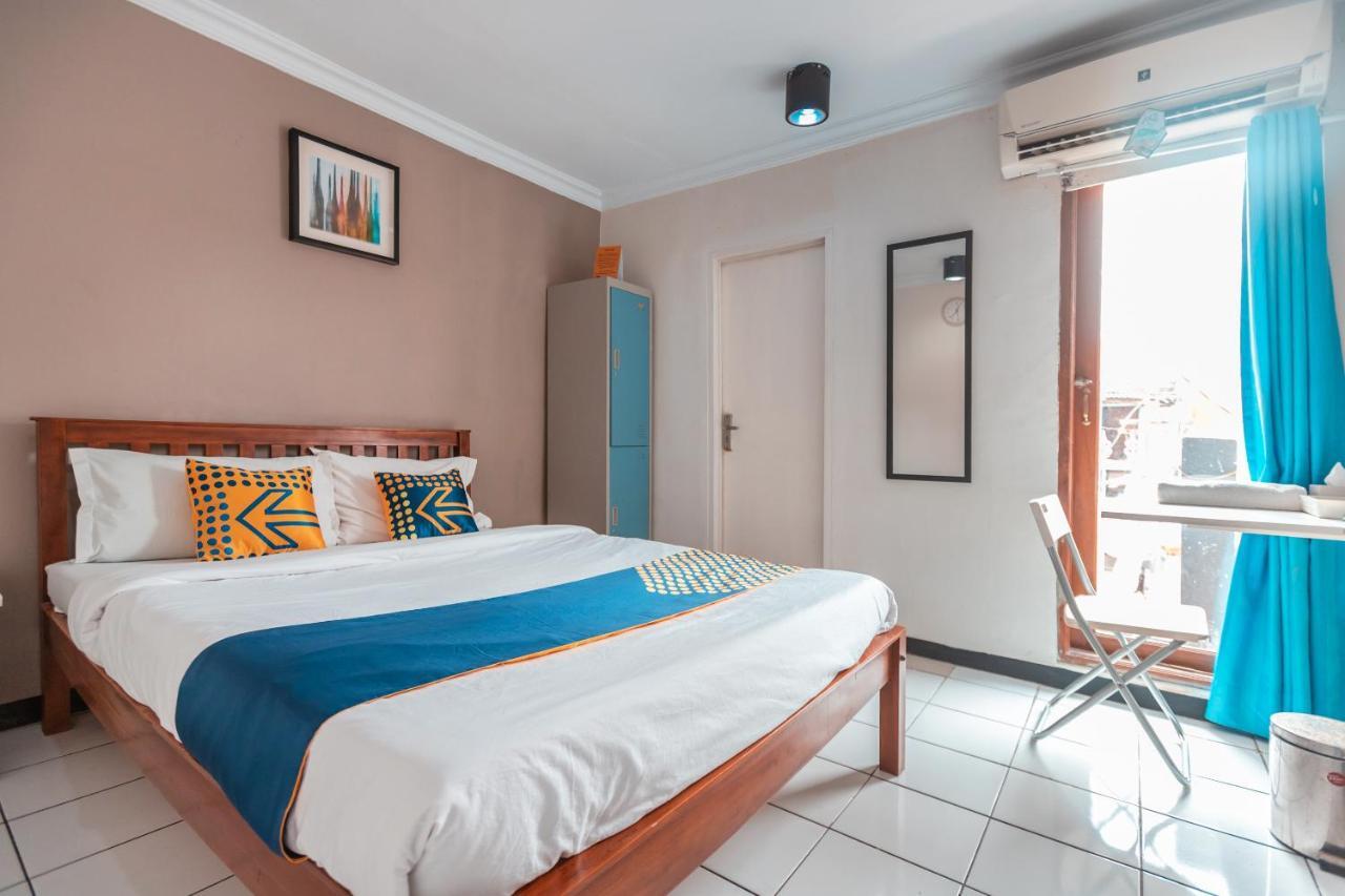 Spot On 2033 Kayumanis Homestay Syariah Jakarta Kültér fotó